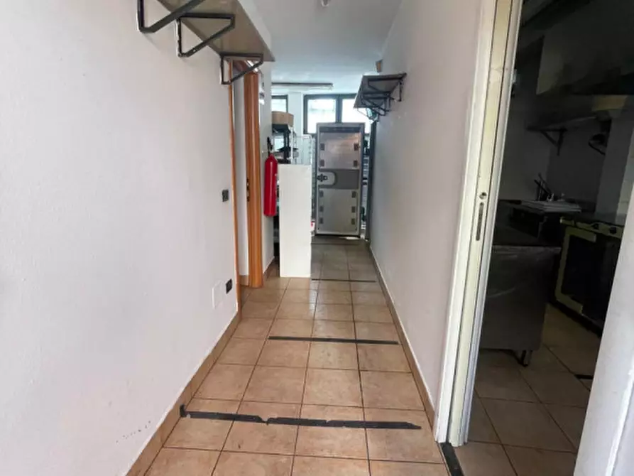 Immagine 15 di Negozio in affitto  in Viale delle Terme a Abano Terme