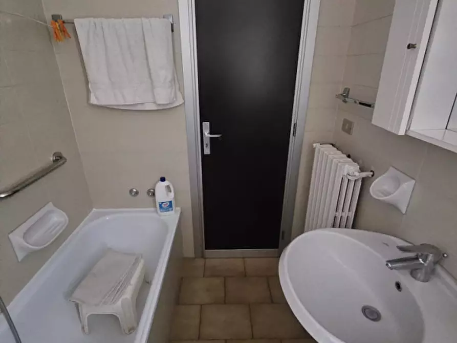 Immagine 26 di Appartamento in affitto  a Rimini