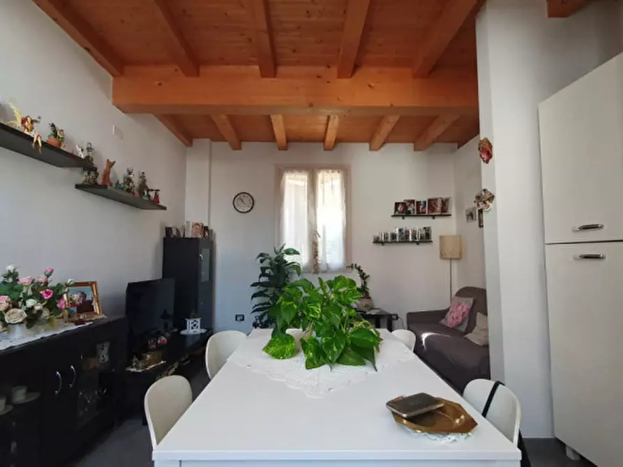 Immagine 3 di Appartamento in vendita  in Via Volturno a Mirandola