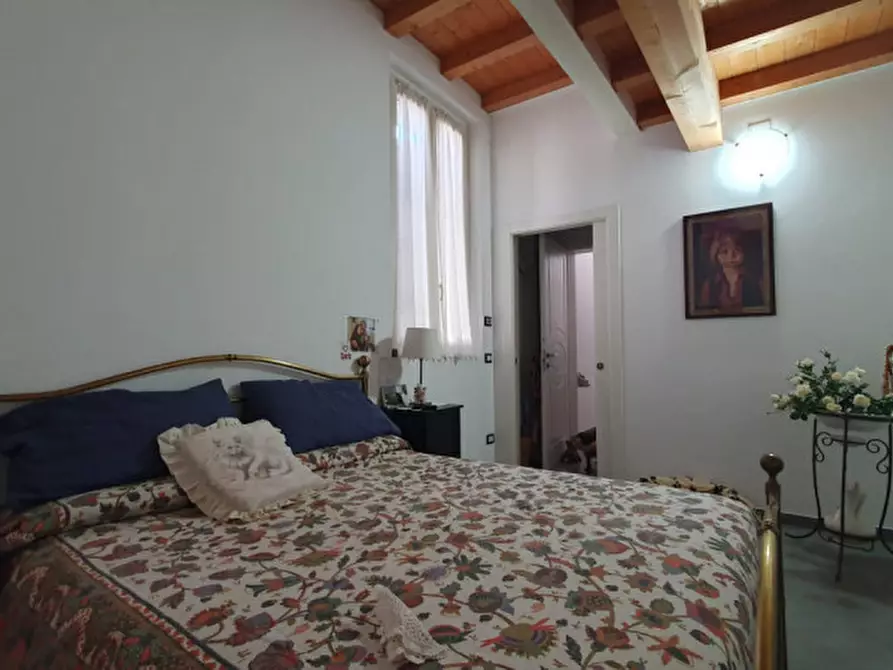 Immagine 11 di Appartamento in vendita  in Via Volturno a Mirandola