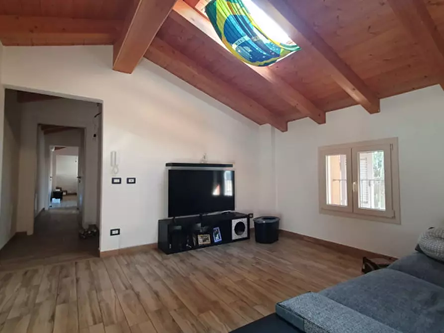 Immagine 15 di Appartamento in vendita  in Via Volturno a Mirandola