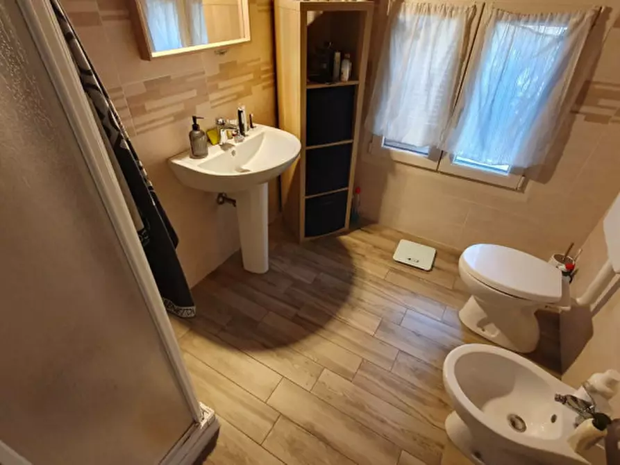 Immagine 18 di Appartamento in vendita  in Via Volturno a Mirandola