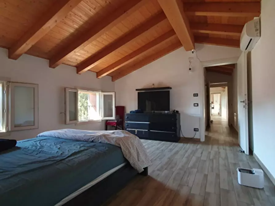 Immagine 26 di Appartamento in vendita  in Via Volturno a Mirandola