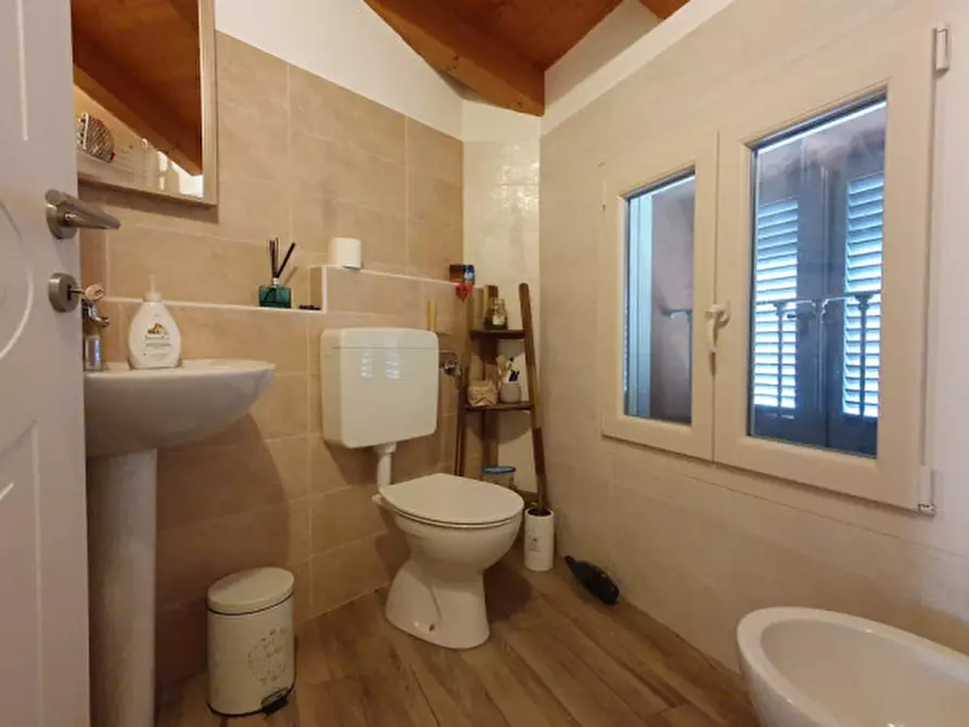 Immagine 29 di Appartamento in vendita  in Via Volturno a Mirandola