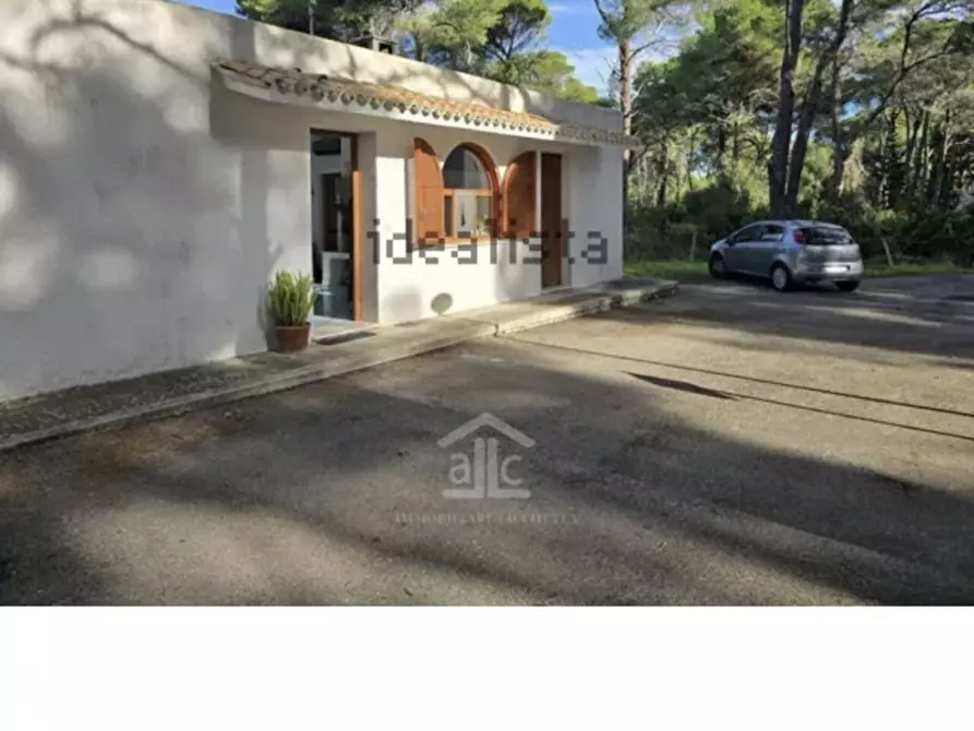 Immagine 2 di Villa in vendita  in San Cataldo a Vernole