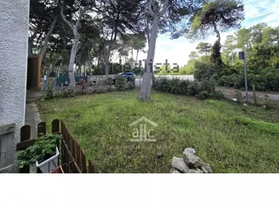 Immagine 22 di Villa in vendita  in San Cataldo a Vernole