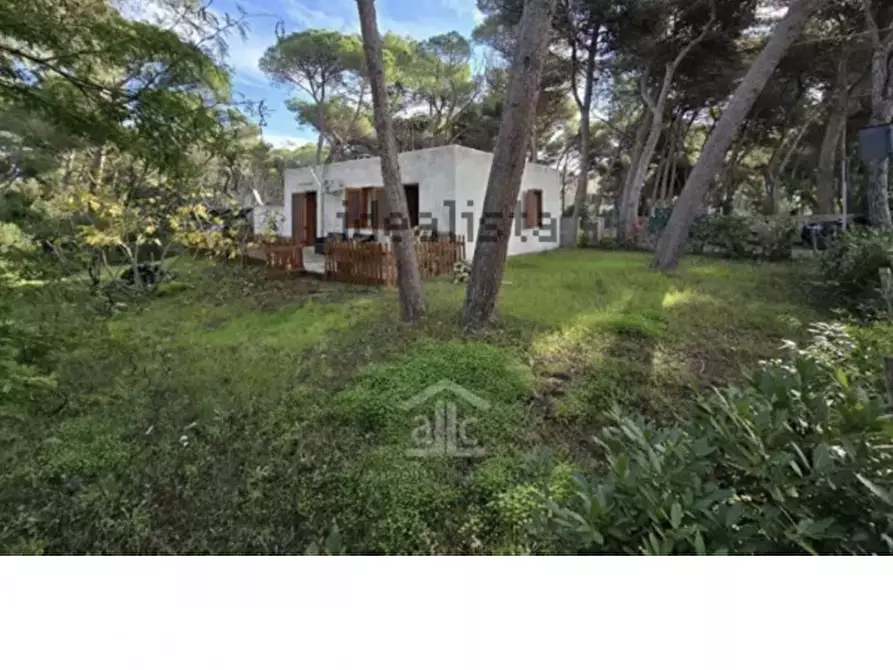 Immagine 26 di Villa in vendita  in San Cataldo a Vernole