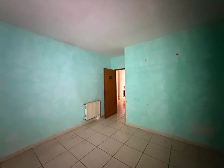 Immagine 3 di Ufficio in vendita  in Via Francesco Tovaglieri, 387, 00155 Roma RM, Italia a Roma