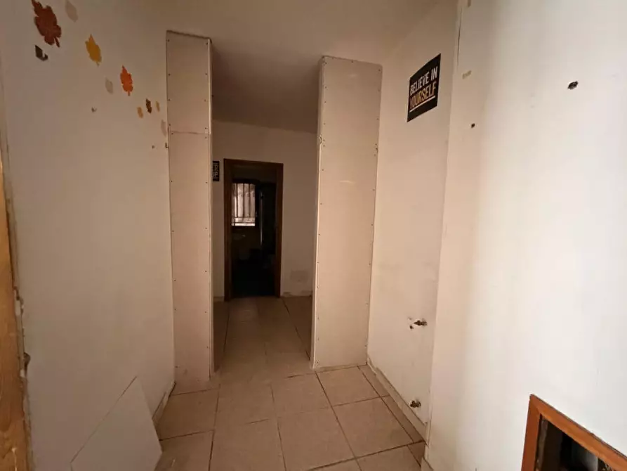 Immagine 6 di Ufficio in vendita  in Via Francesco Tovaglieri, 387, 00155 Roma RM, Italia a Roma