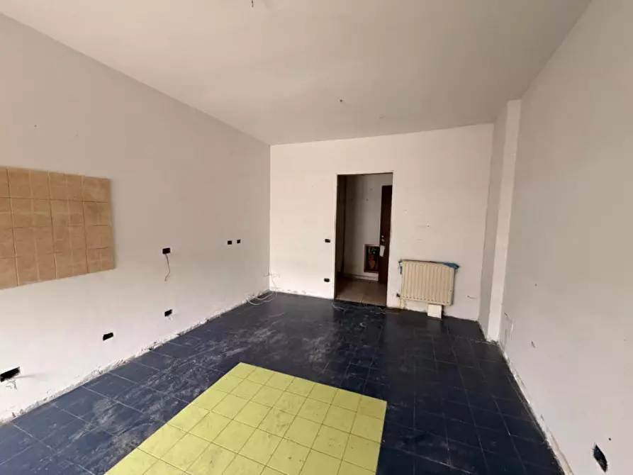 Immagine 8 di Ufficio in vendita  in Via Francesco Tovaglieri, 387, 00155 Roma RM, Italia a Roma