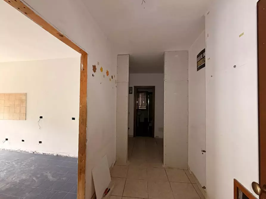 Immagine 10 di Ufficio in vendita  in Via Francesco Tovaglieri, 387, 00155 Roma RM, Italia a Roma