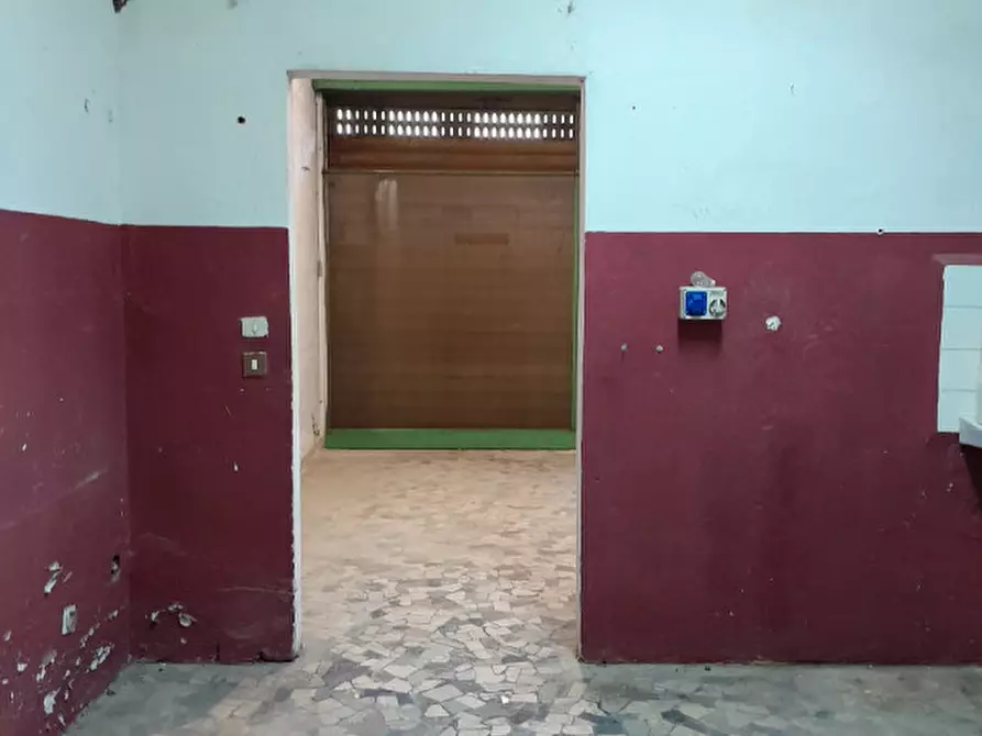 Immagine 2 di Negozio in vendita  in Via Duca d'Aosta a Venezia