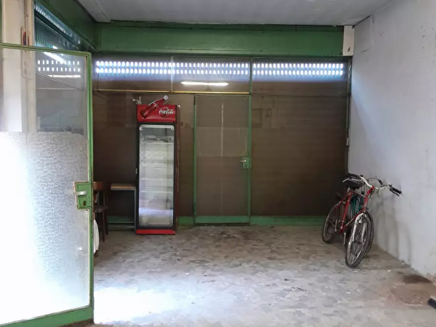 Immagine 3 di Negozio in vendita  in Via Duca d'Aosta a Venezia