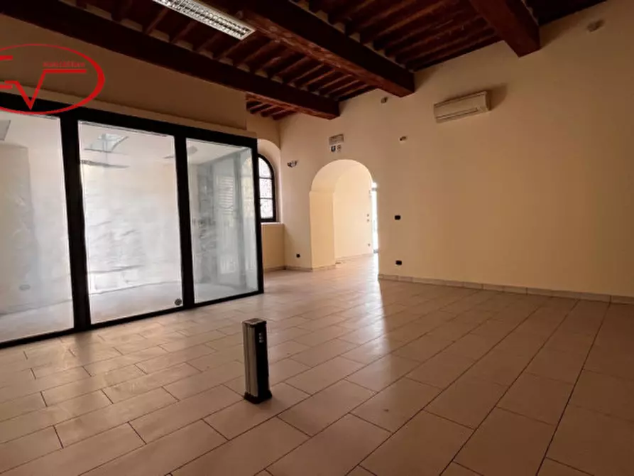 Immagine 2 di Negozio in affitto  in via ammiraglio burzagli a Montevarchi