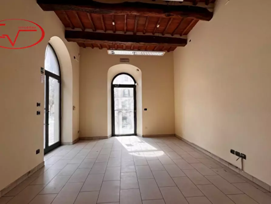 Immagine 3 di Negozio in affitto  in via ammiraglio burzagli a Montevarchi