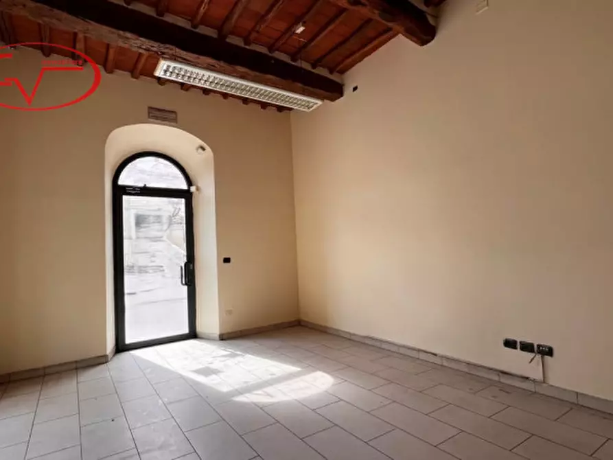 Immagine 5 di Negozio in affitto  in via ammiraglio burzagli a Montevarchi