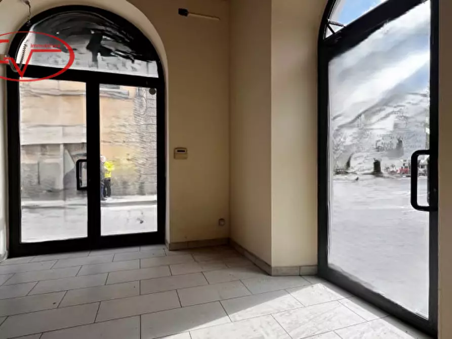 Immagine 6 di Negozio in affitto  in via ammiraglio burzagli a Montevarchi