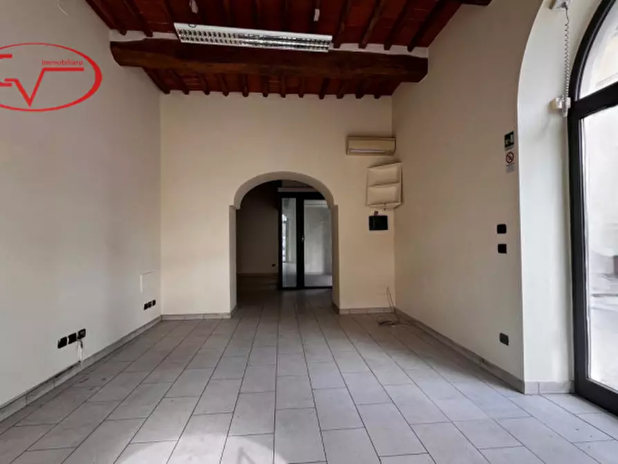 Immagine 7 di Negozio in affitto  in via ammiraglio burzagli a Montevarchi