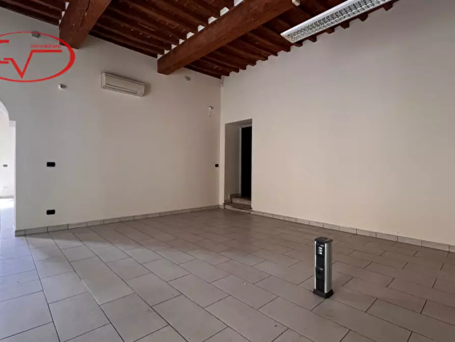 Immagine 8 di Negozio in affitto  in via ammiraglio burzagli a Montevarchi