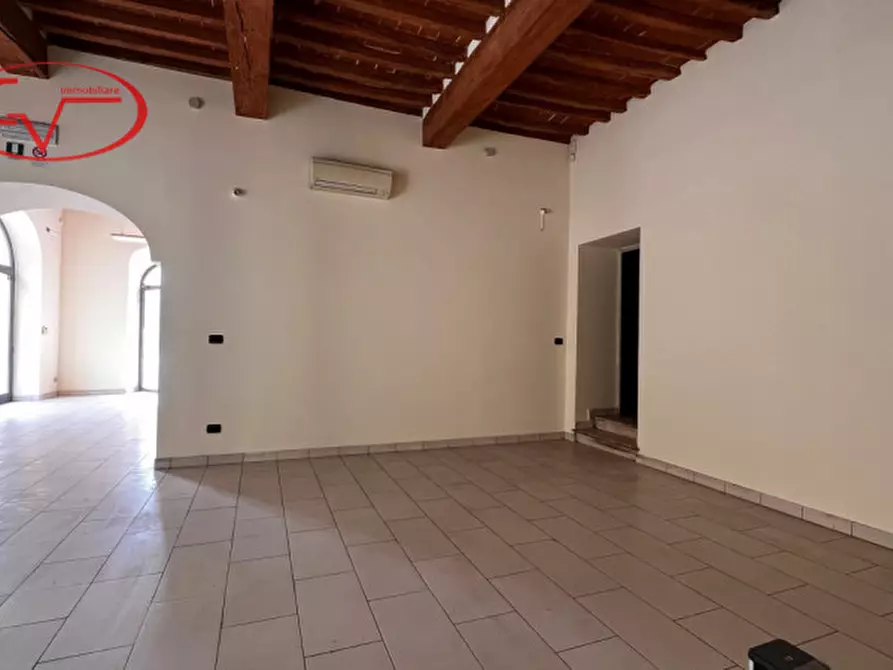 Immagine 9 di Negozio in affitto  in via ammiraglio burzagli a Montevarchi