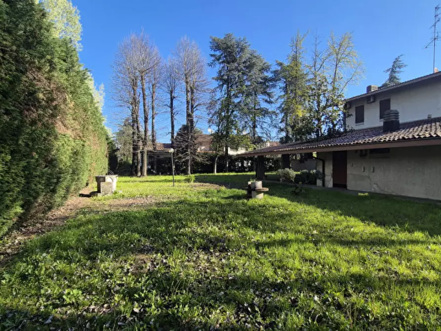 Immagine 3 di Villa in affitto  in VIA VIGNA VERDE 26 a Modena