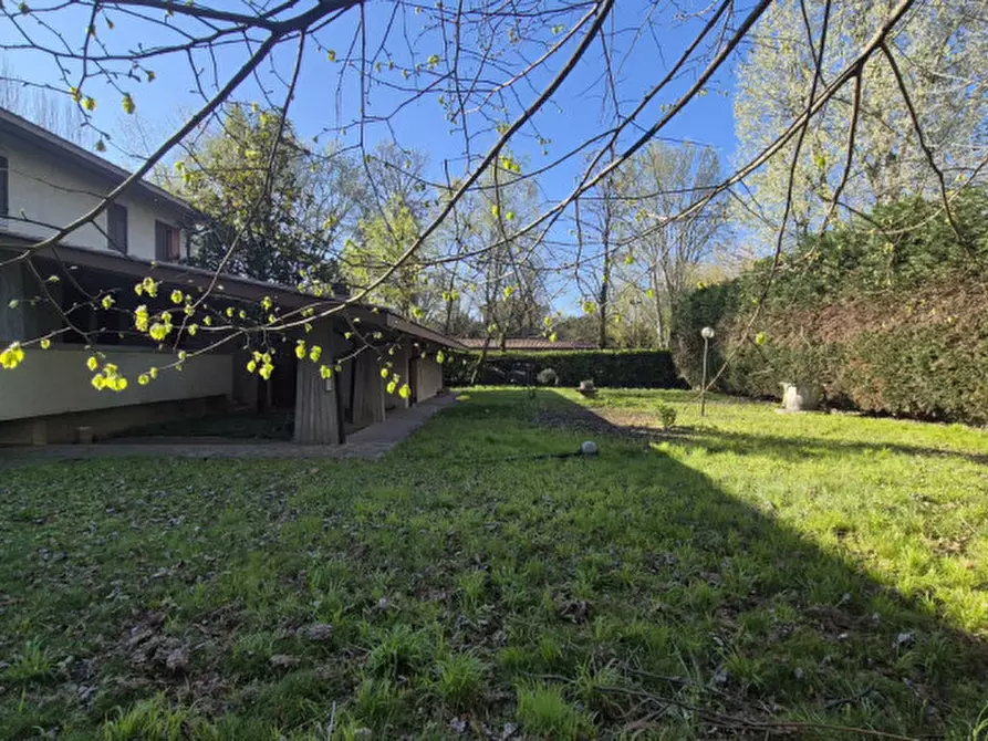 Immagine 10 di Villa in affitto  in VIA VIGNA VERDE 26 a Modena