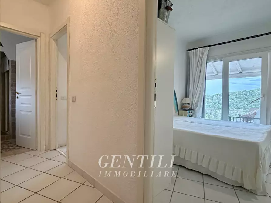 Immagine 18 di Appartamento in vendita  a Arzachena