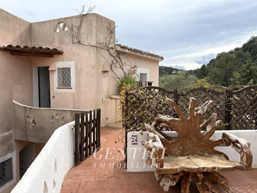Immagine 28 di Appartamento in vendita  a Arzachena