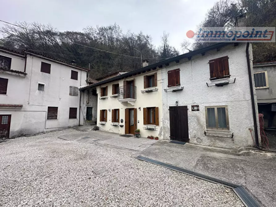 Immagine 2 di Rustico / casale in vendita  in Viale Asiago a Bassano Del Grappa