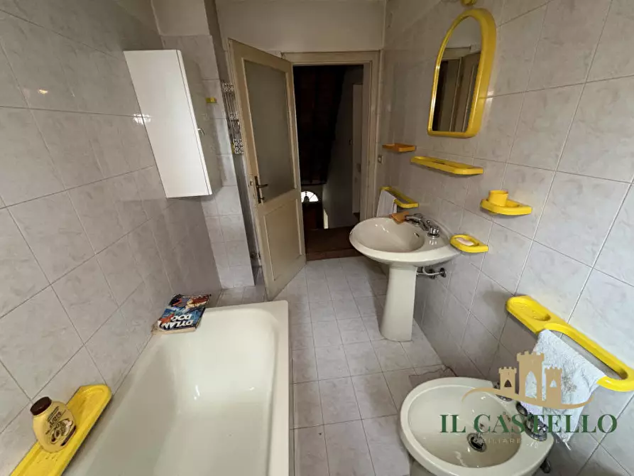 Immagine 28 di Rustico / casale in vendita  in Strada provinciale di Petrignano del Lago a Castiglione Del Lago