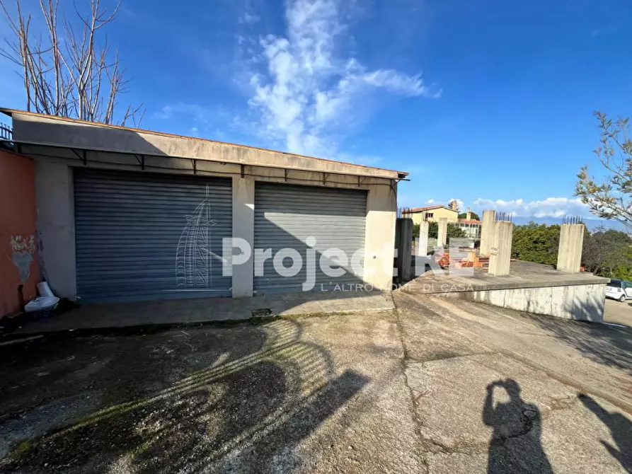 Immagine 3 di Magazzino in affitto  in Via Provinciale Armo a Reggio Di Calabria