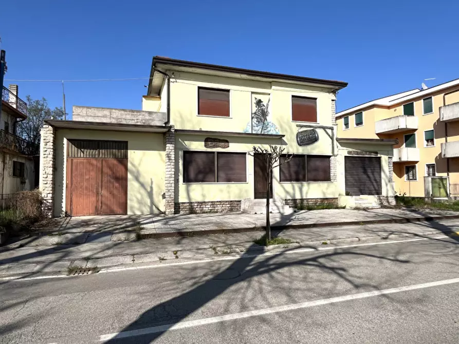 Immagine 3 di Attività commerciale in vendita  in Via Ore a Barbarano Mossano