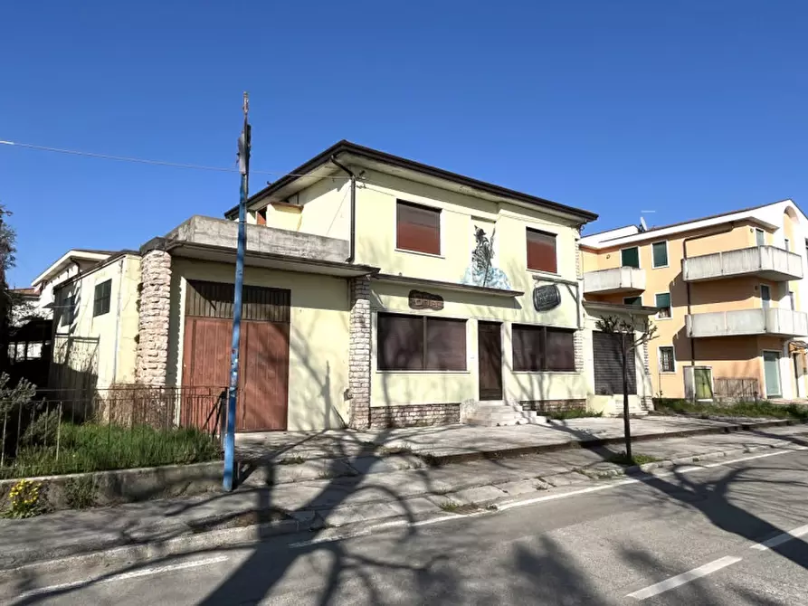Immagine 4 di Attività commerciale in vendita  in Via Ore a Barbarano Mossano