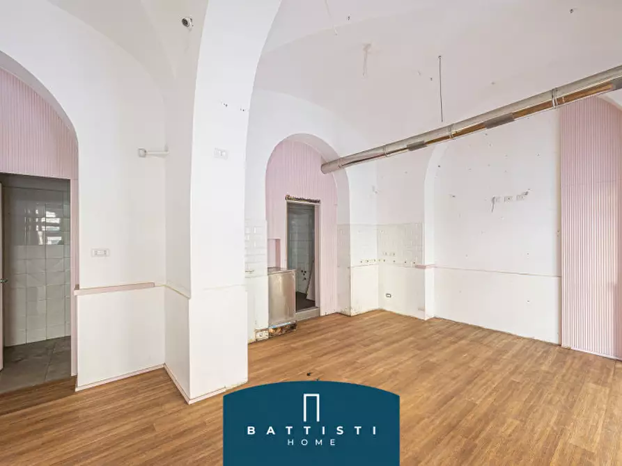 Immagine 15 di Negozio in affitto  in Via Giuseppe Gioachino Belli a Roma