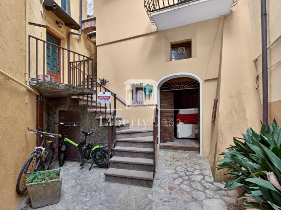 Immagine 5 di Villetta a schiera in vendita  in Via Largo Landi a Gardone Riviera