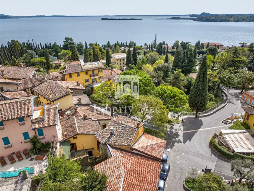 Immagine 12 di Villetta a schiera in vendita  in Via Largo Landi a Gardone Riviera