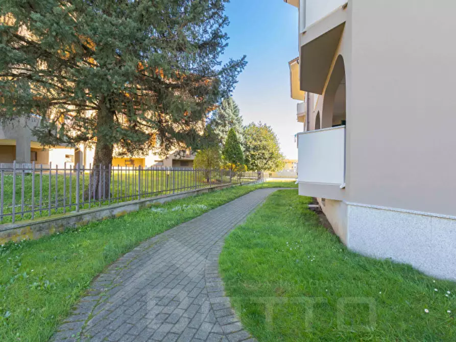 Immagine 28 di Appartamento in vendita  in Via IV Novembre 27 a Borgomanero