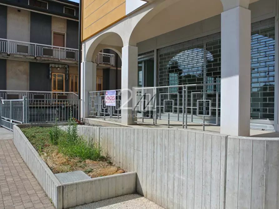 Immagine 3 di Negozio in affitto  in Via IX Maggio a Nogarole Rocca