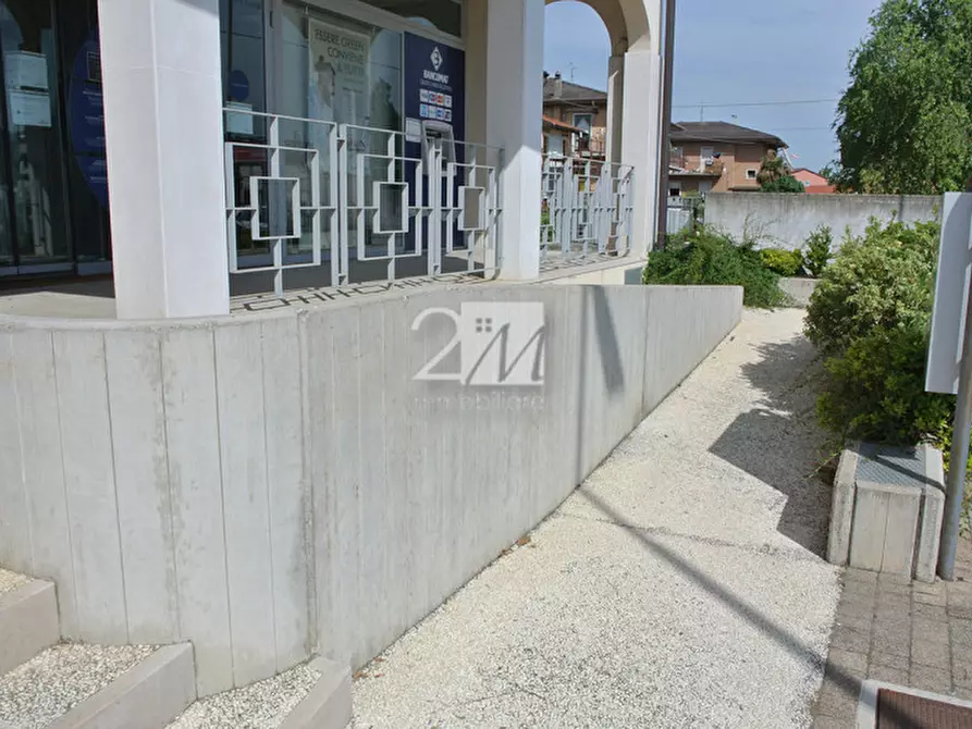 Immagine 4 di Negozio in affitto  in Via IX Maggio a Nogarole Rocca