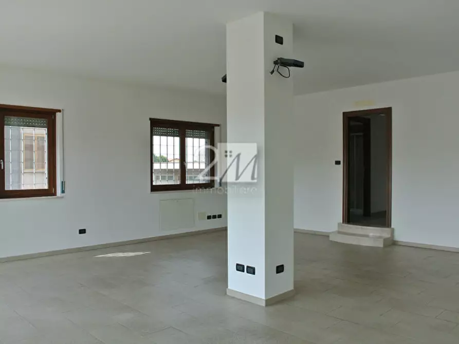 Immagine 8 di Negozio in affitto  in Via IX Maggio a Nogarole Rocca