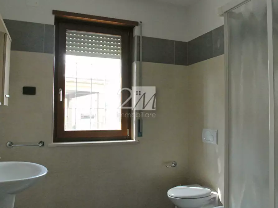 Immagine 11 di Negozio in affitto  in Via IX Maggio a Nogarole Rocca