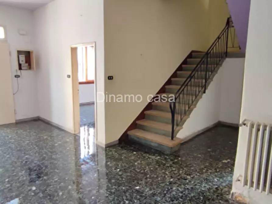 Immagine 3 di Casa indipendente in vendita  in Via del Borrino a Prato