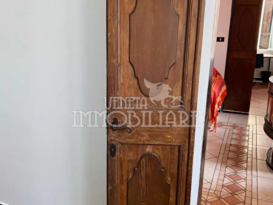 Immagine 6 di Appartamento in vendita  in via balbi a Genova