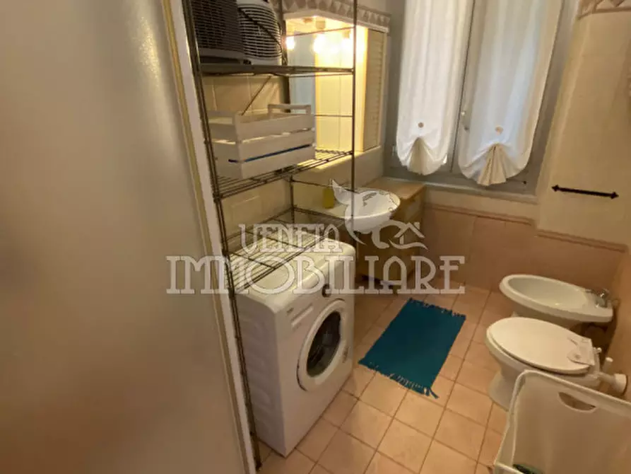 Immagine 7 di Appartamento in vendita  in via balbi a Genova