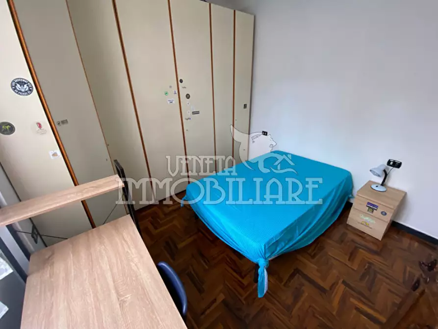 Immagine 8 di Appartamento in vendita  in via balbi a Genova