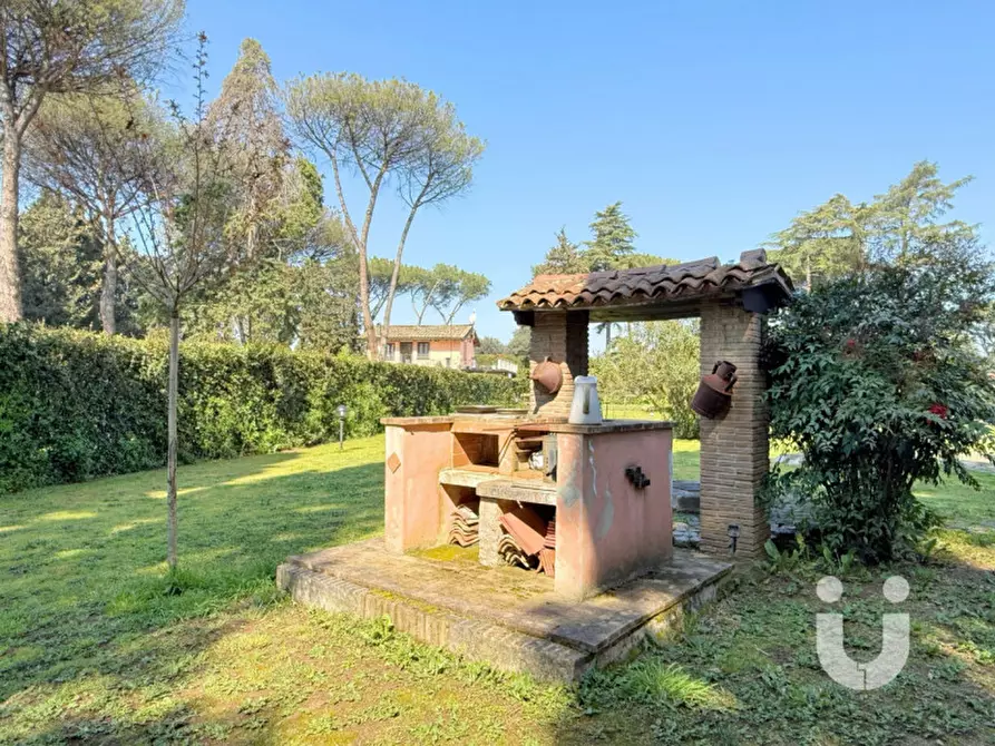 Immagine 33 di Villa in vendita  in Via dei Lugari a Roma