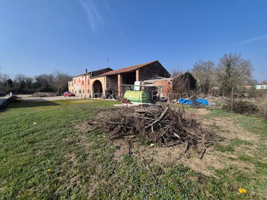 Immagine 4 di Rustico / casale in vendita  in Via Cortina a Erbé