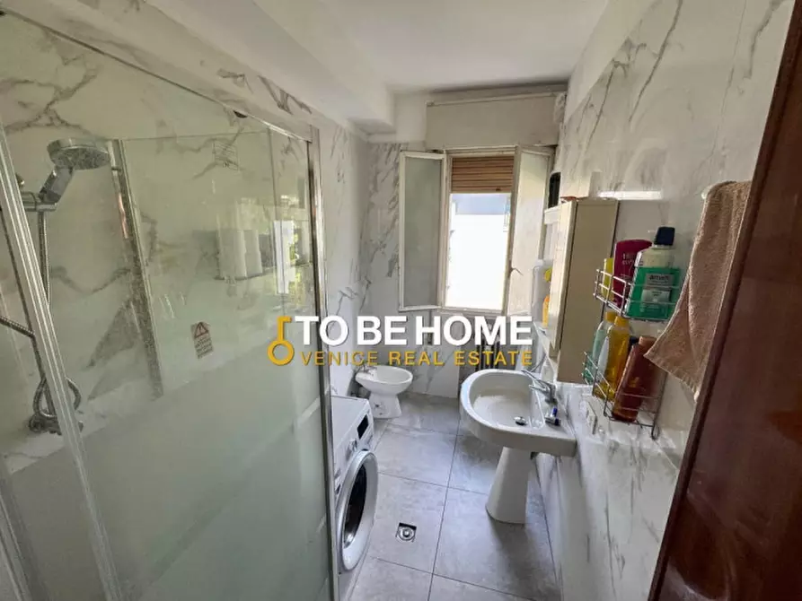Immagine 21 di Appartamento in vendita  in Via Circonvallazione a Venezia