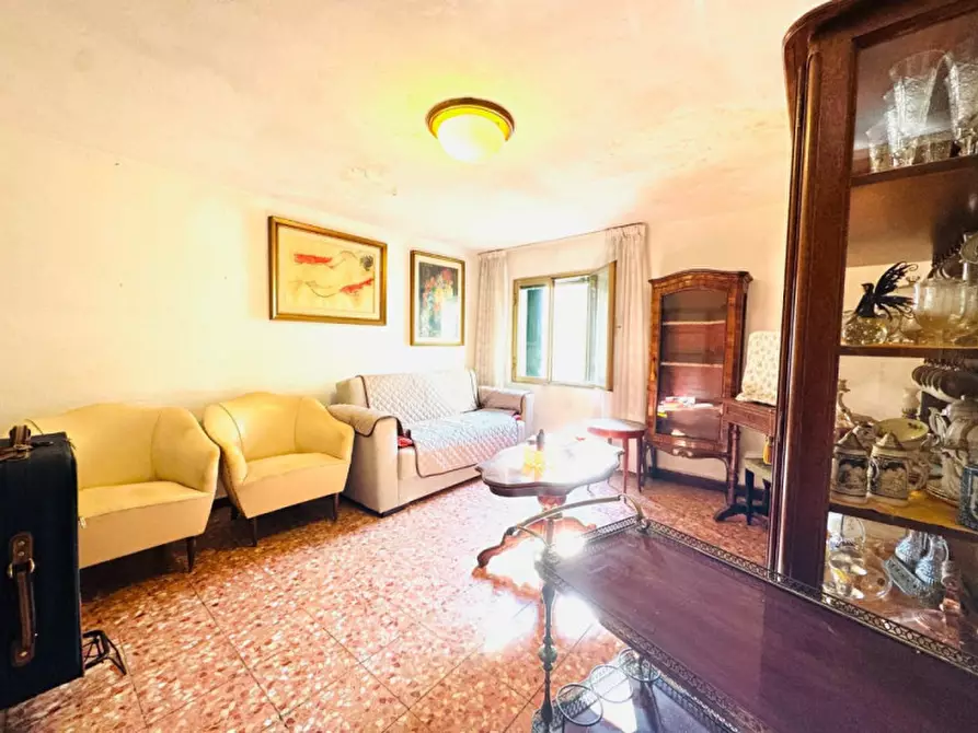 Immagine 11 di Appartamento in vendita  in venezia santa croce a Venezia