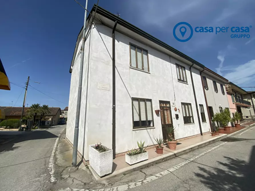 Immagine 1 di Casa bifamiliare in vendita  in Via Ugo Foscolo a Porto Viro